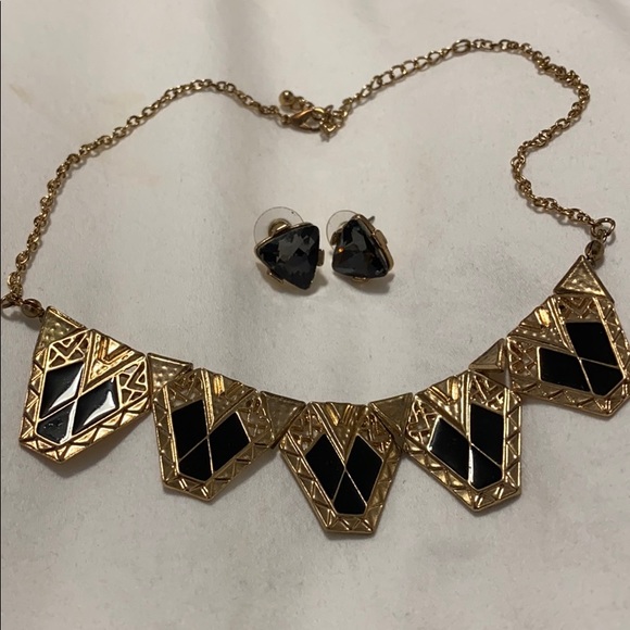 Stunning geometric statement necklace - Picture 1 of 3